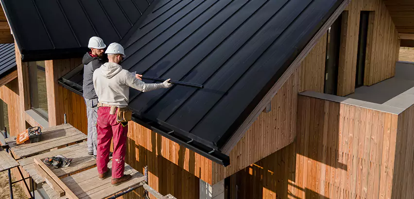 Metal Roof Maintenance in Hanover Park